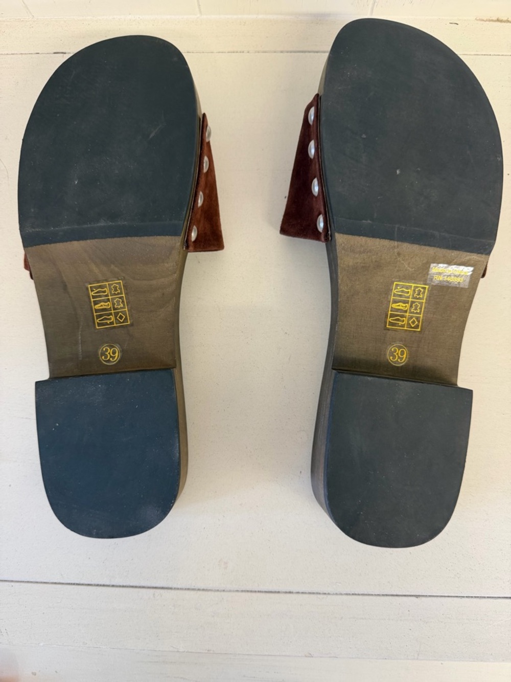 Anthropologie Suede Slide Sandals in Brown - Picture 4 of 4
